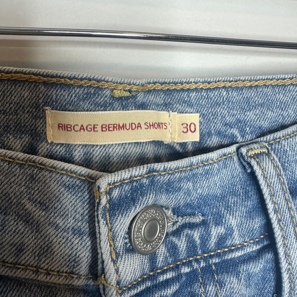 Levi’s Ribcage Bermuda Shorts Light Blue Distressed Denim Shorts 30 Women’s - Picture 3 of 4